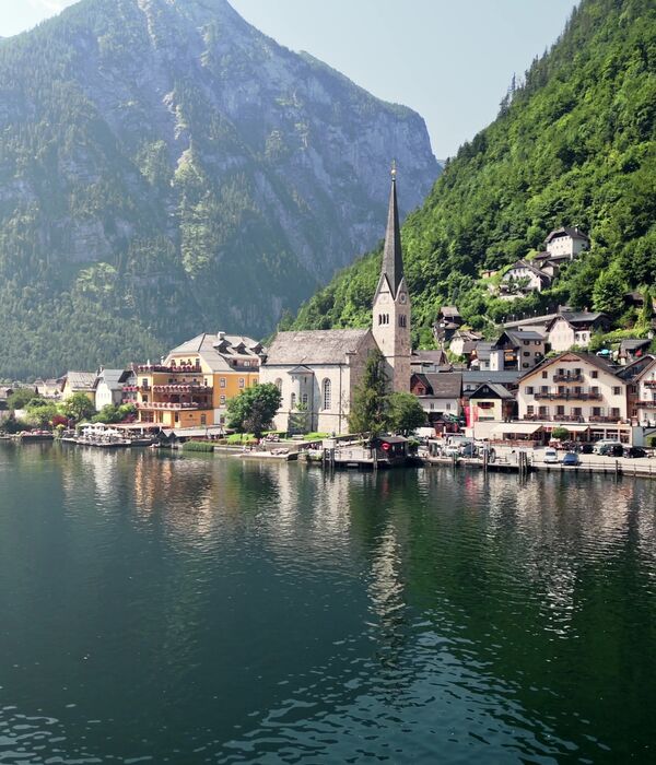 Hallstatt sobre el lago Hallstättersee