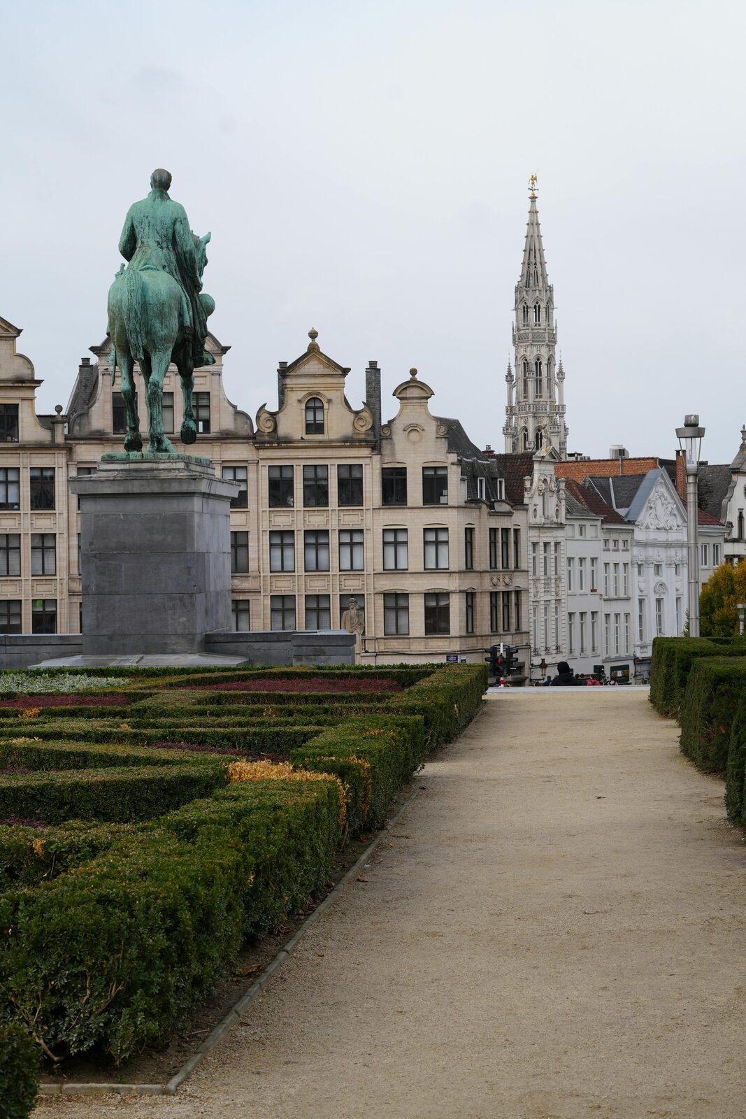 Place Royale de Bruselas con estatua ecuestre