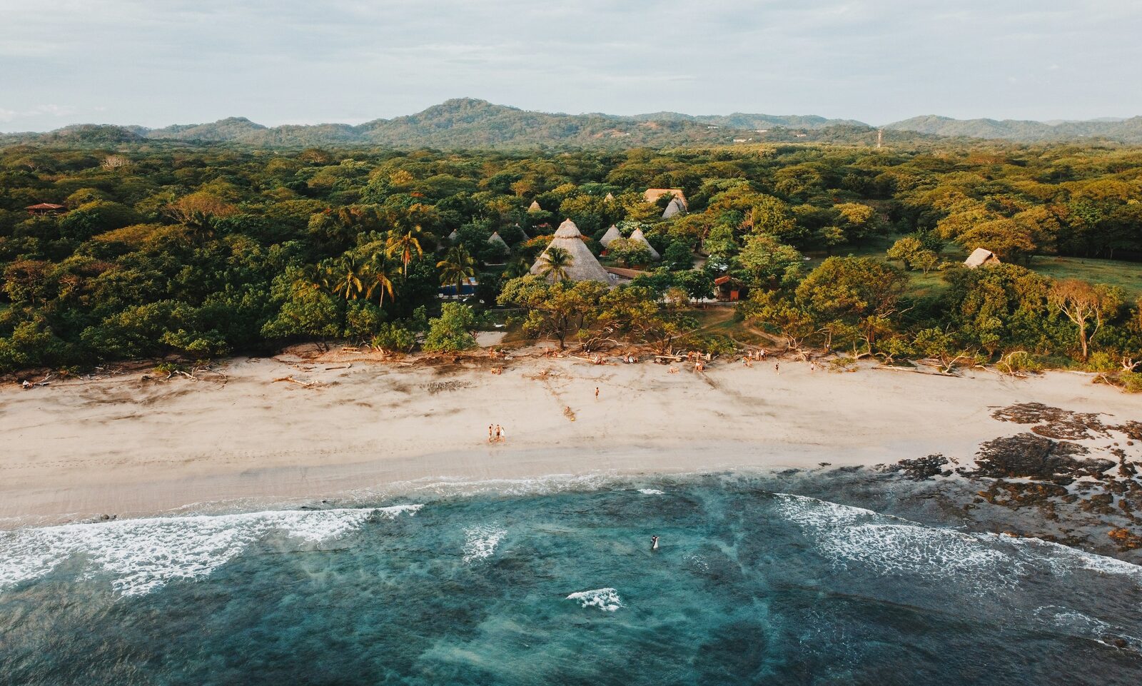 Ola del Pacífico para surf