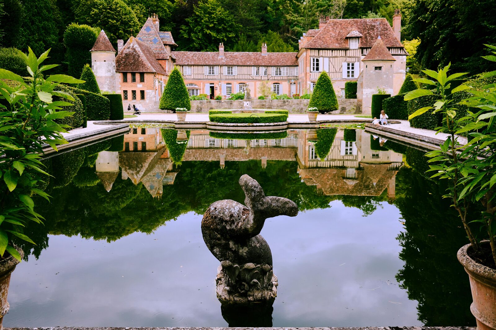 Loire château reflected in the water · Loire Valley
