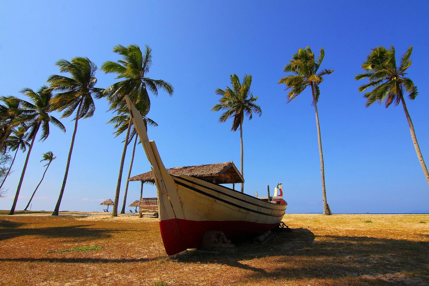 Turquoise Caribbean beach of the San Andrés islands, sea of seven colours