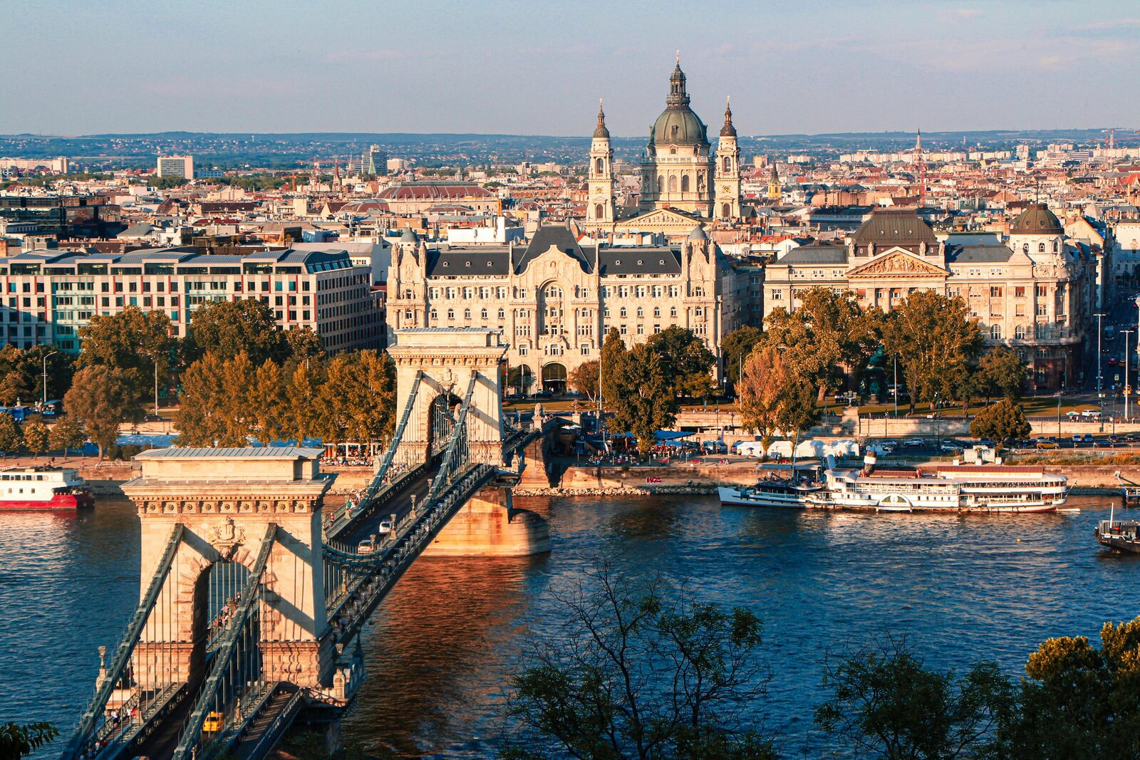 Panorámica de Budapest con la Basílica de San Esteban