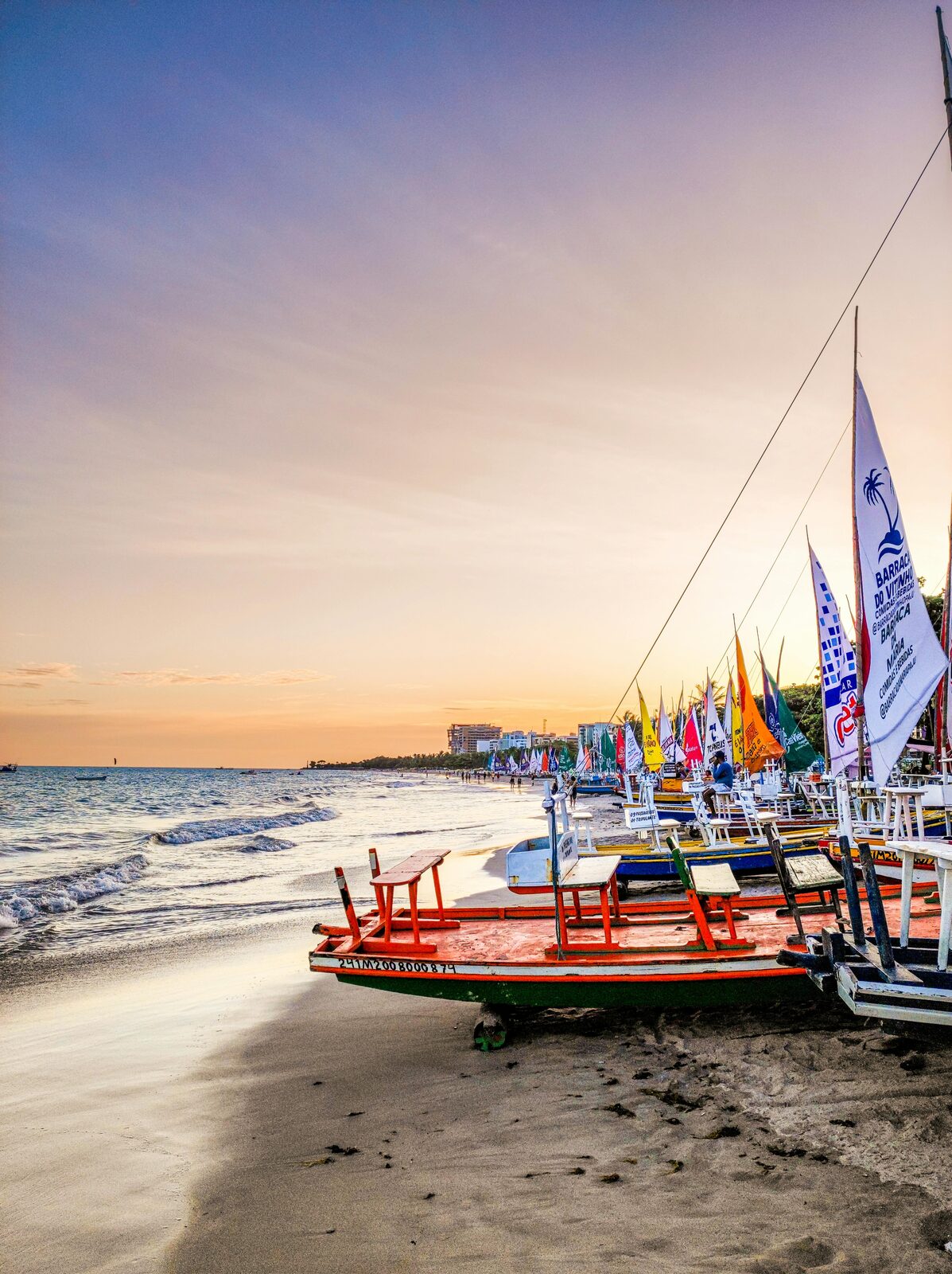 Veleros al atardecer en la costa oeste de Jamaica