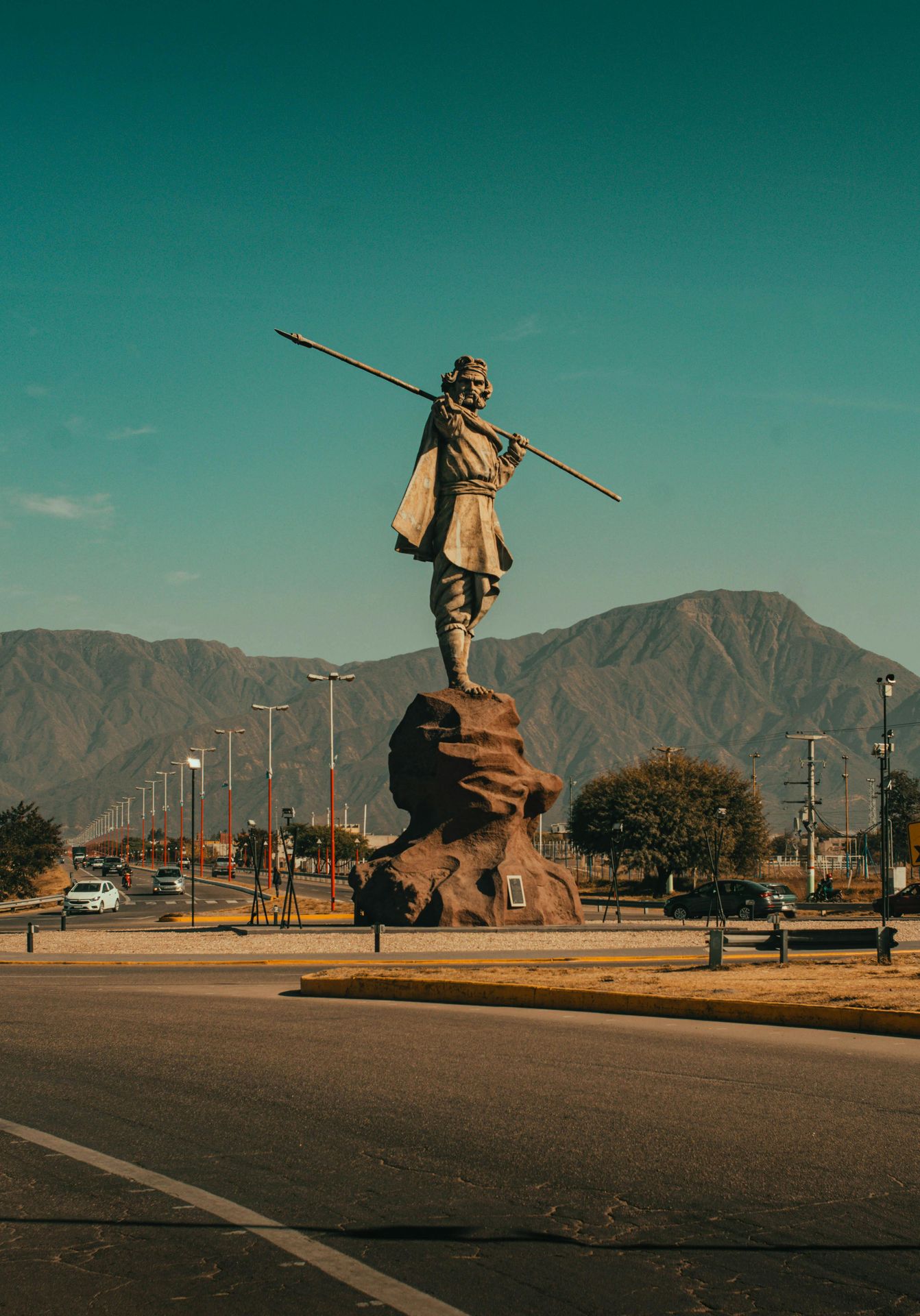 An Inca statue at a viewpoint