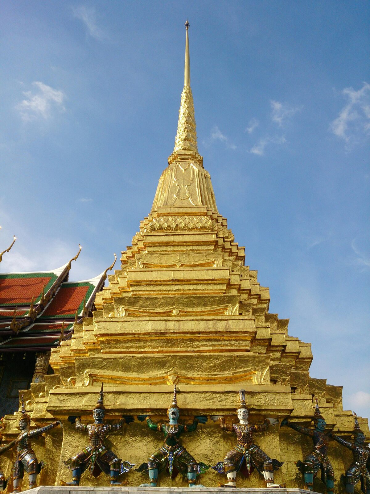 Stupa of the ancient capital of Ayutthaya at dusk