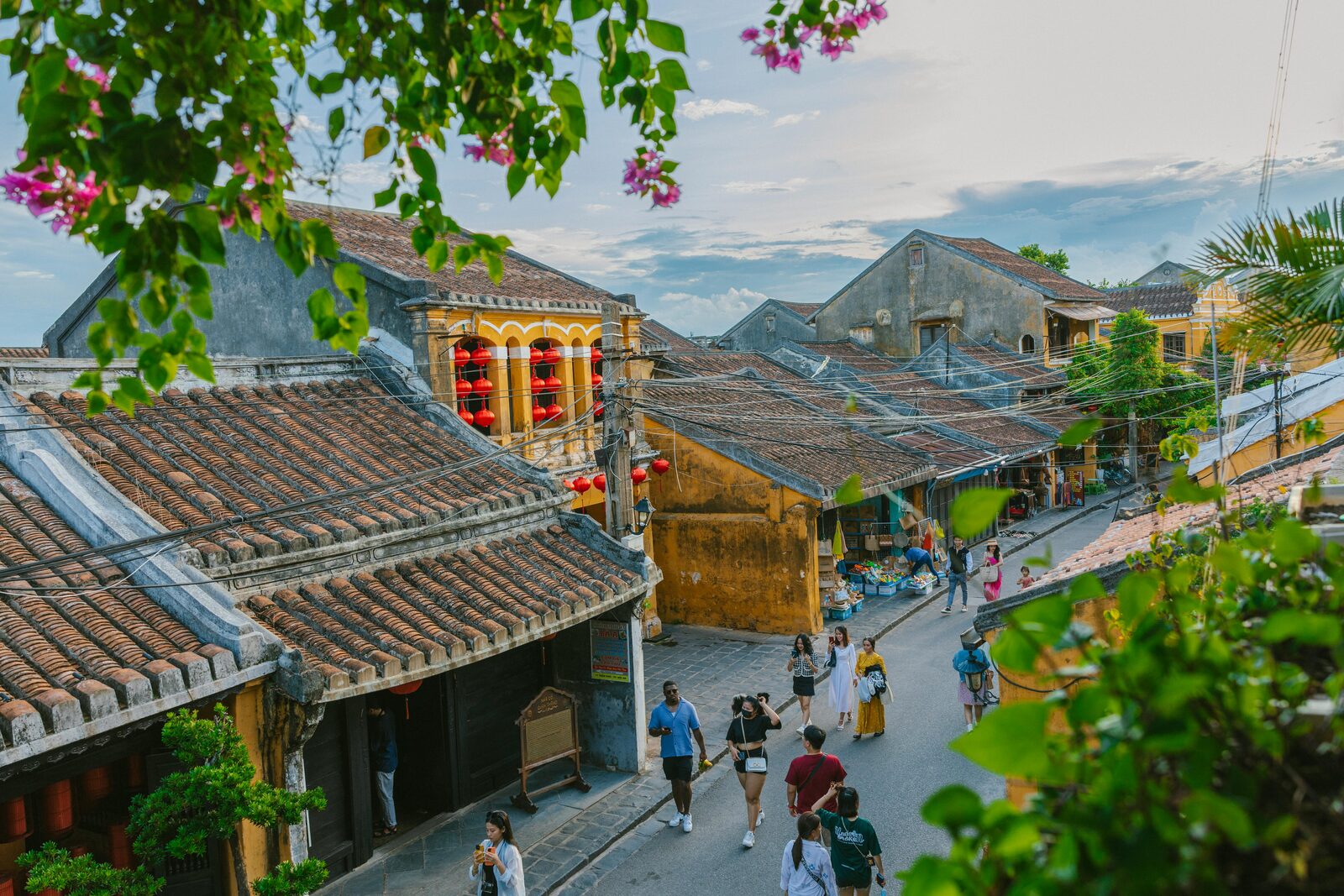 Tejados y farolillos rojos del casco antiguo de Hoi An